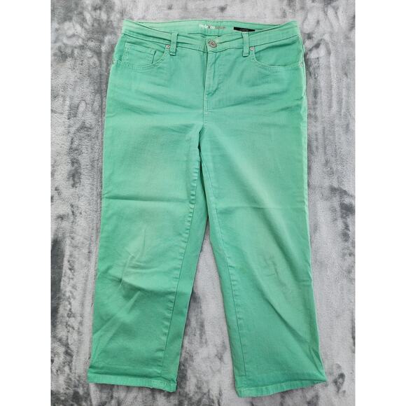 Style&Co Denim Mid Rise Capri Jeans Size 8 Green Stretch Cotton Straight Casual - Picture 1 of 13